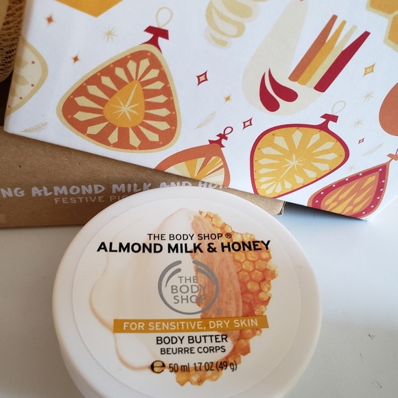 Brand New The Body Shop Bath Set - Picture 14 of 16